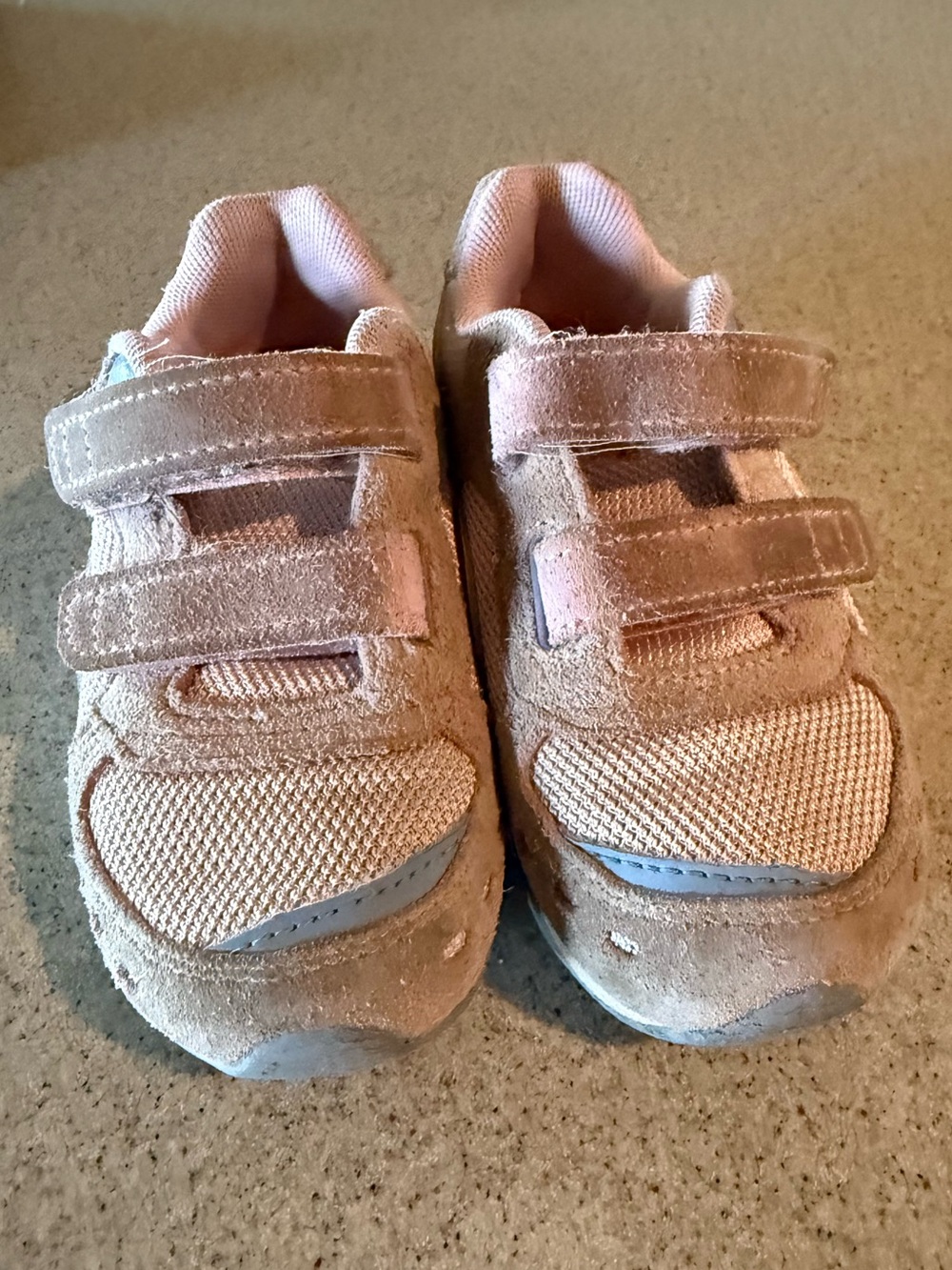 Pink Pumas 8T